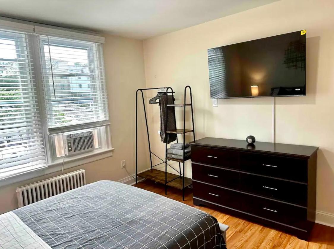 8-A Diamond In Yonkers, Ny Hotel Buitenkant foto